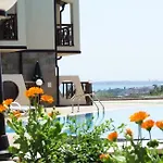 Sweet View Pool Escape Villa *