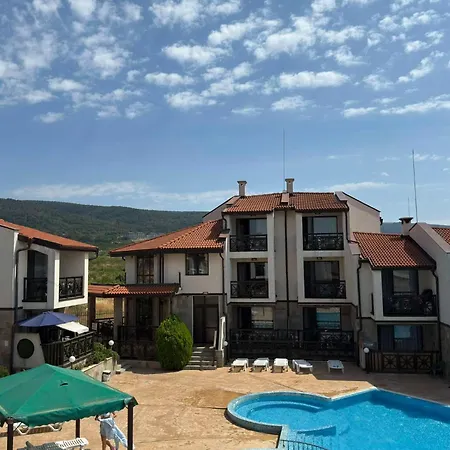 Sweet View Pool Escape 别墅 *